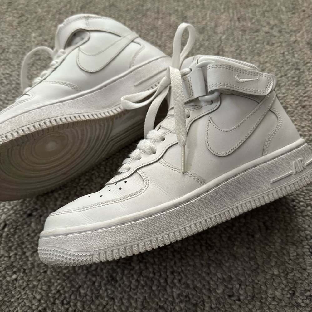 [NIKE] Mid AF1 Air Force 1 Sneakers EUC